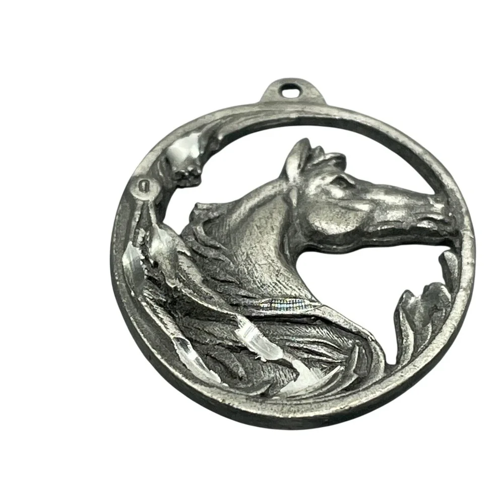 Vintage 1996 Siskiyou Inc Pewter Horse Head Pendant Western Equestrian Charm 53